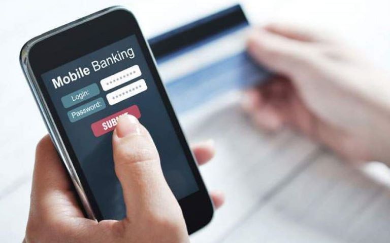 Internet Banking, SMS Banking và Mobile Banking khác nhau như thế nào