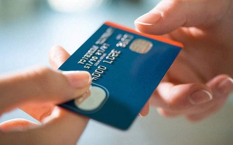 Thẻ tín dụng HSBC phải được mở trên 6 tháng